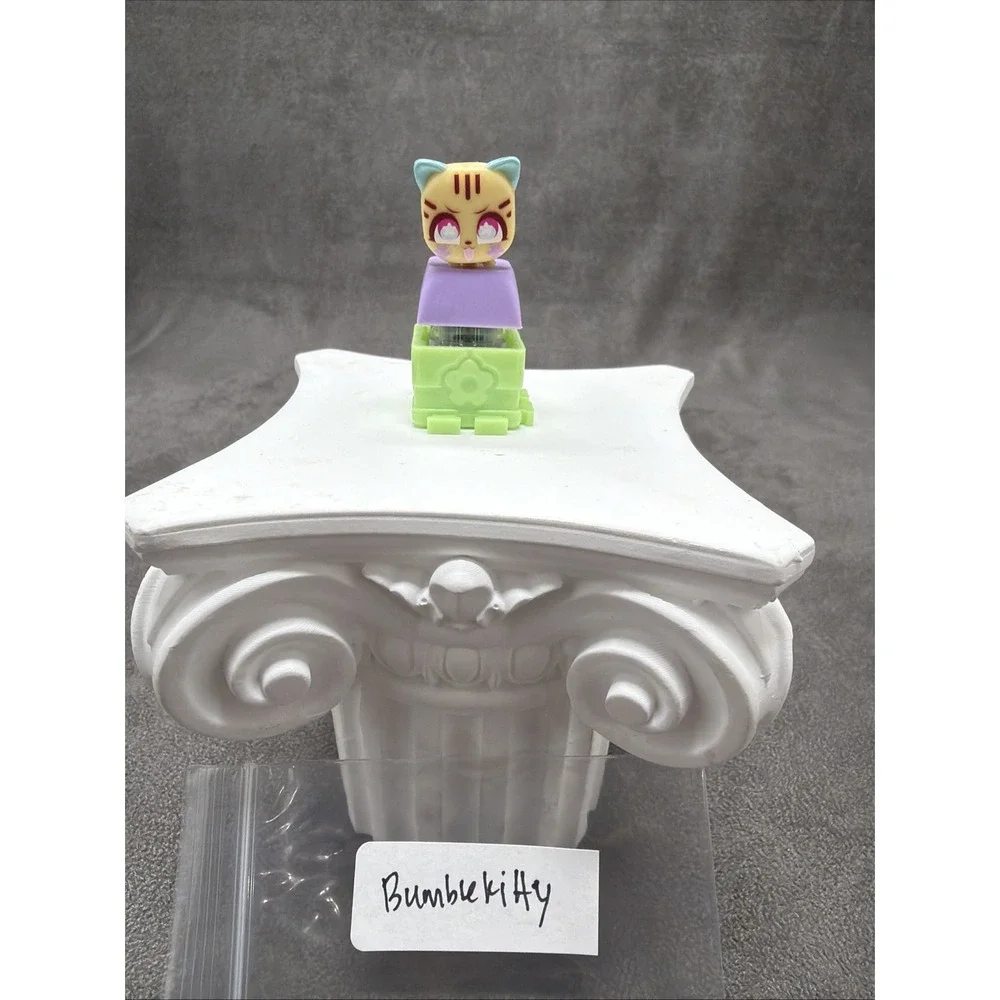 Clickeez Series 1 Epic Rare Bumblekitty Single Key